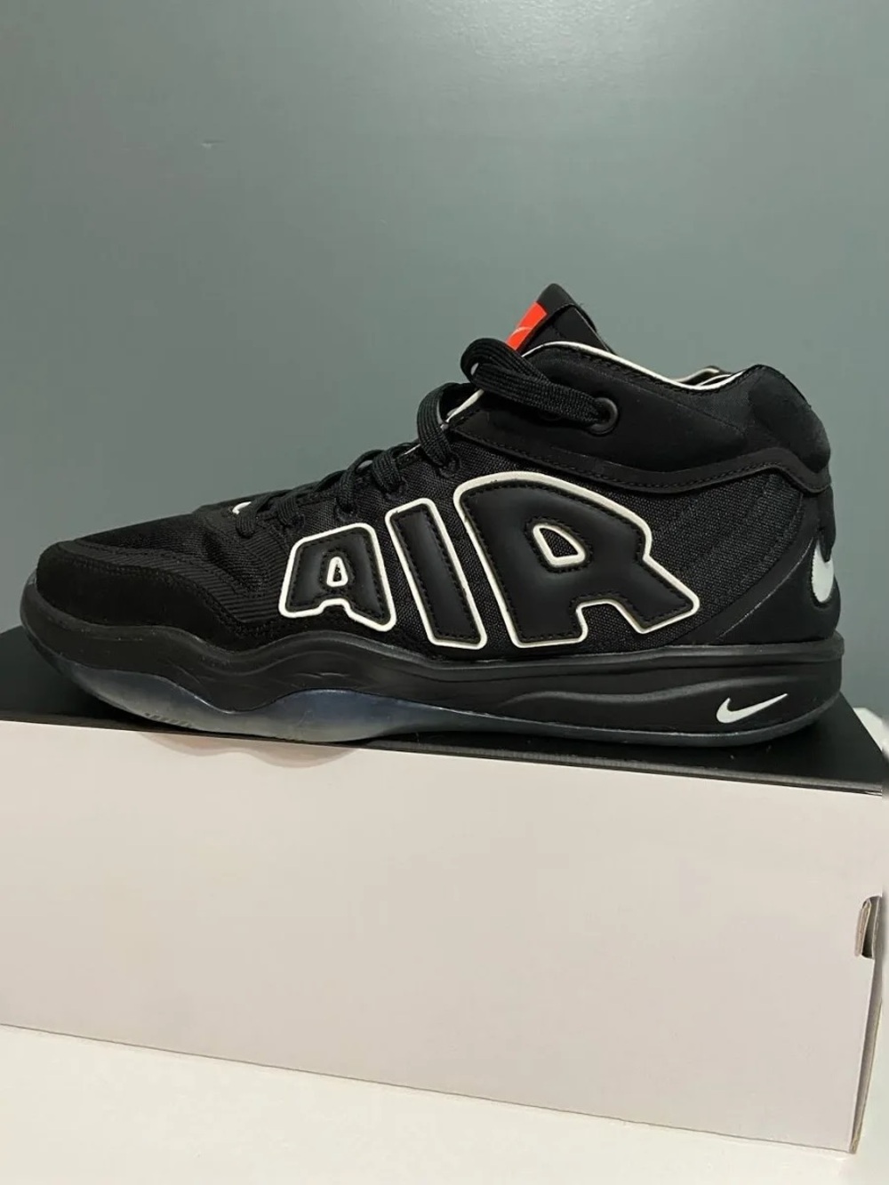 Nike Black Men's GT HUSTLE 2 Black AIR Basketball Sneakers NEVER WORN